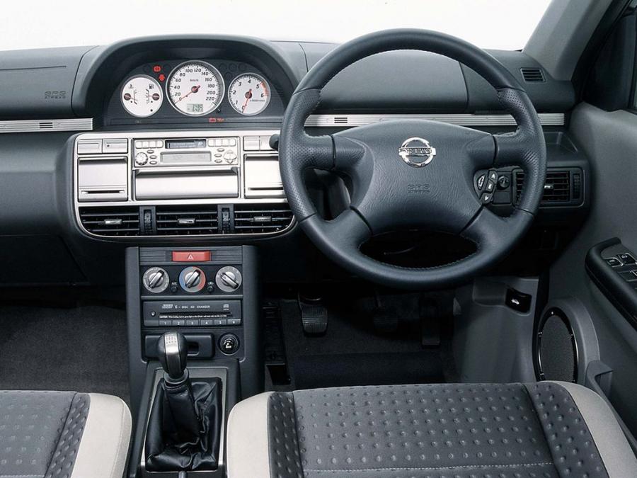  Nissan X-Trail 2001 года  (UK) (фото 16 из 26)